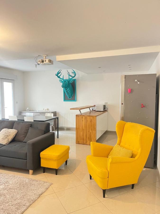 Ecu : Superbe Appartement Avec Exterieur Reims Exterior photo