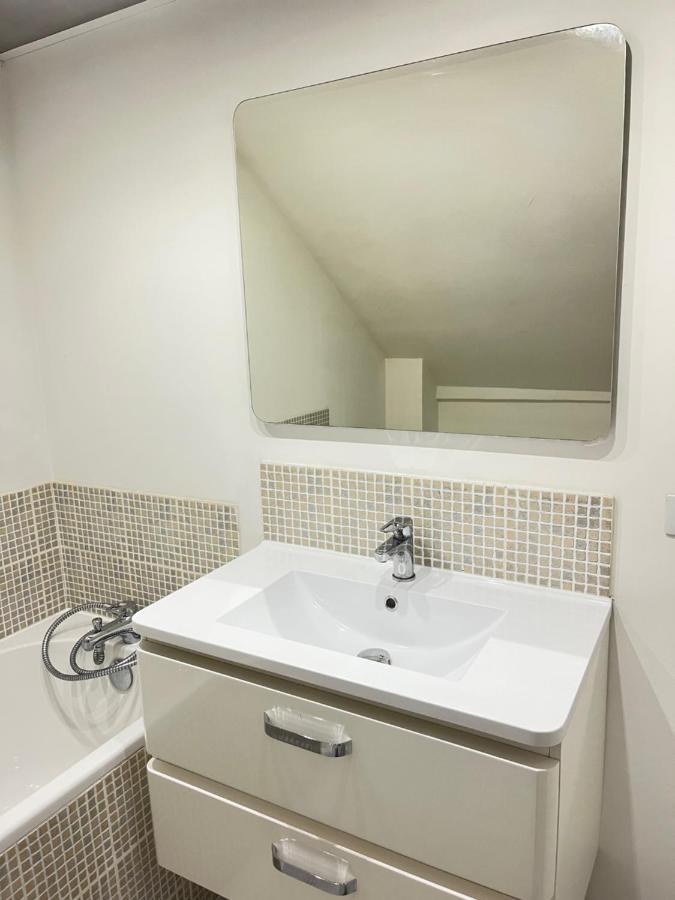 Ecu : Superbe Appartement Avec Exterieur Reims Exterior photo